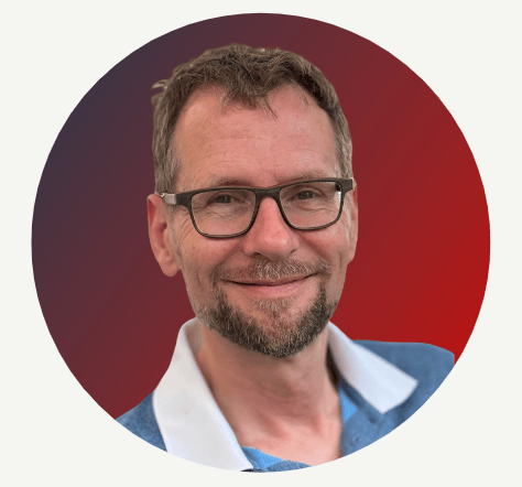 Mark Thomson  <br> Finanzen/Mitglieder	